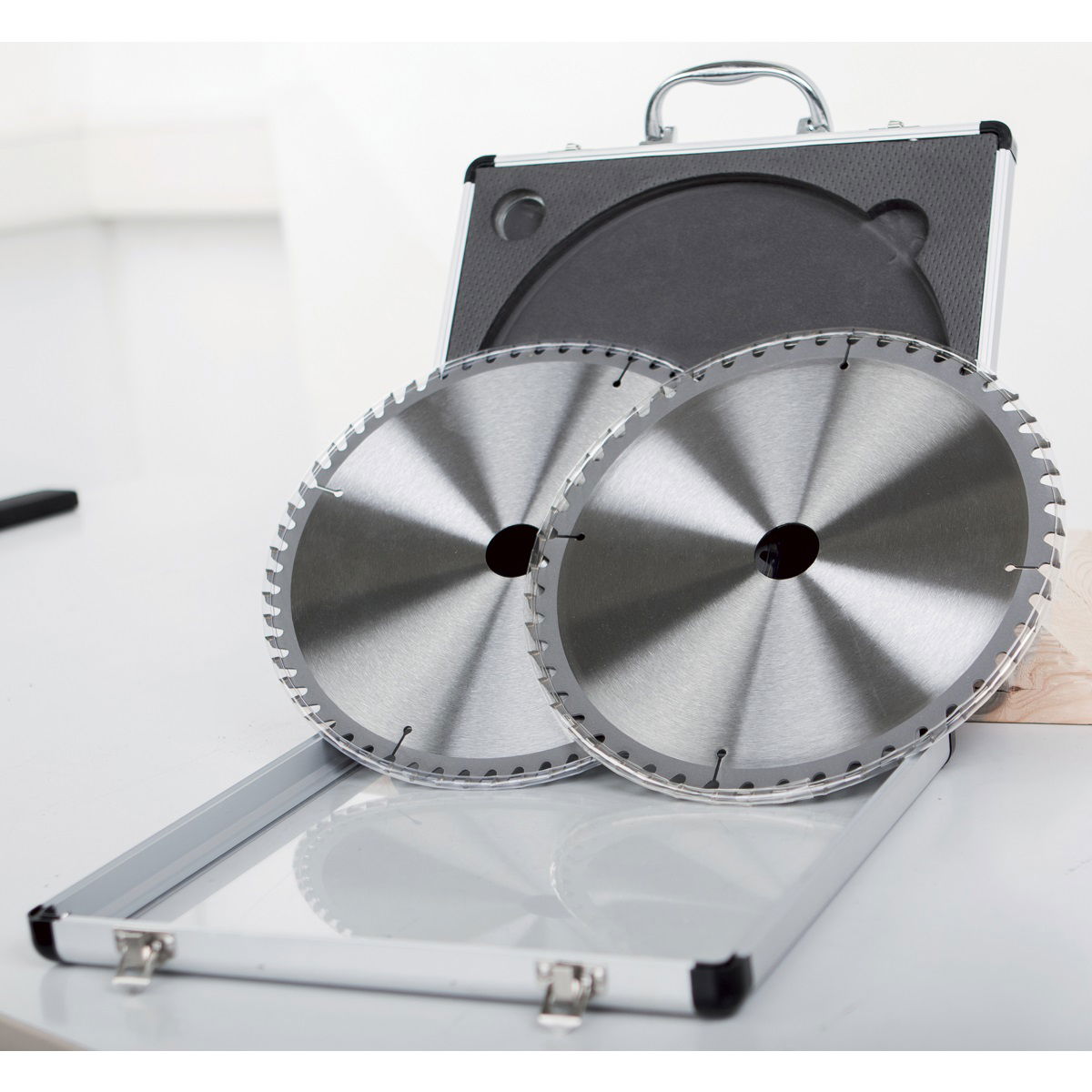 Scheppach Körfűrészlap készlet (2 db) 254 mm kofferben termék fő termékképe